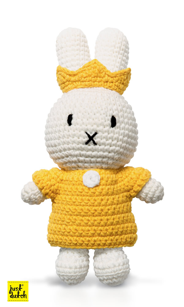 Miffy Handmade crochet and her yellow queen set Miffy Handmade crochet and her yellow queen set