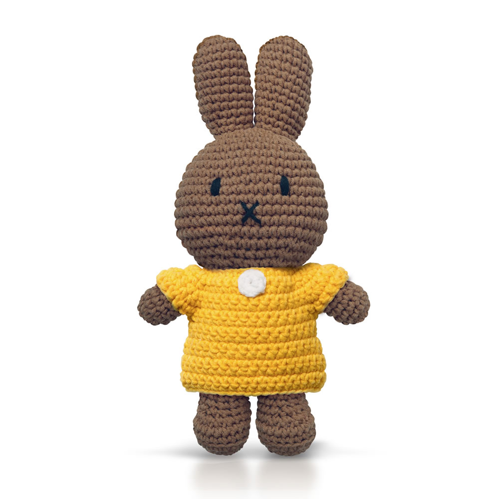 Nina Handmade crochet and her yellow dress Nina Handmade crochet and her yellow dress
