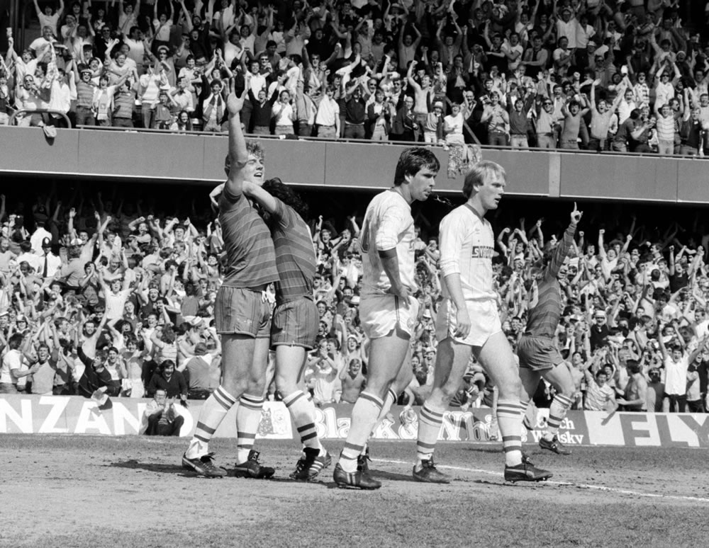 Chelsea 5 v Leeds 0. Chelsea promoted.. Art Print - Vintage Photos ...